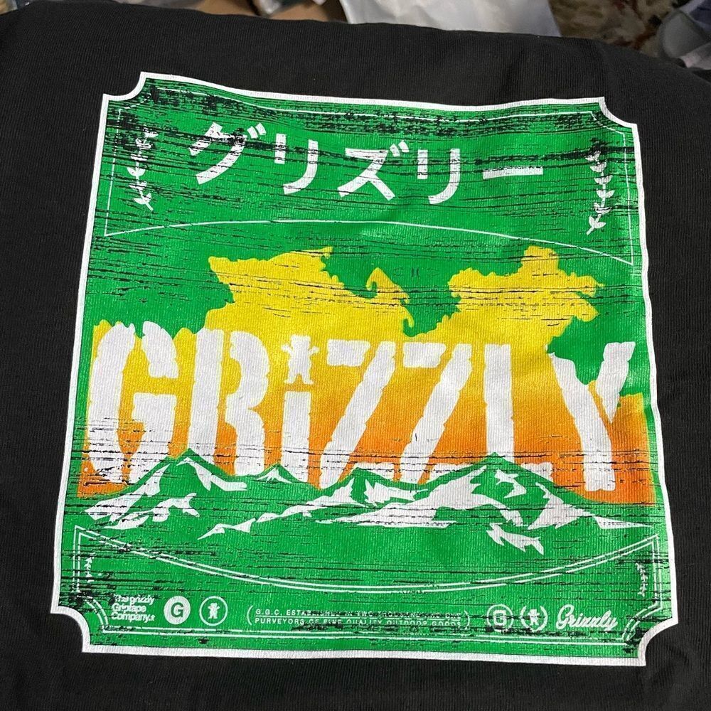GRIZZLY GRIP TAPE MENS TEE SHIRT, Medium